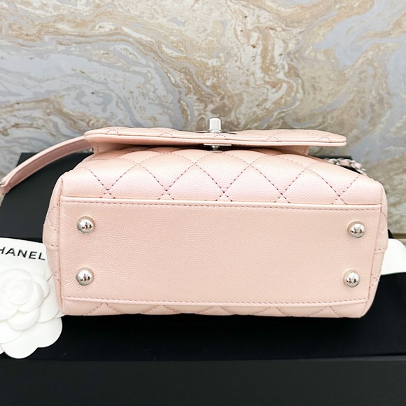 Chanel Iridescent Caviar Quilted Extra Mini Coco Light Pink Handle Flap - Picture 5 of 15